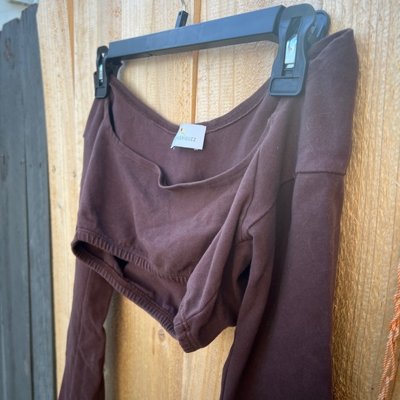 Gil Rodriguez - El Tigre Chiquito S Crop Top - Chocolate - Picture 2 of 4